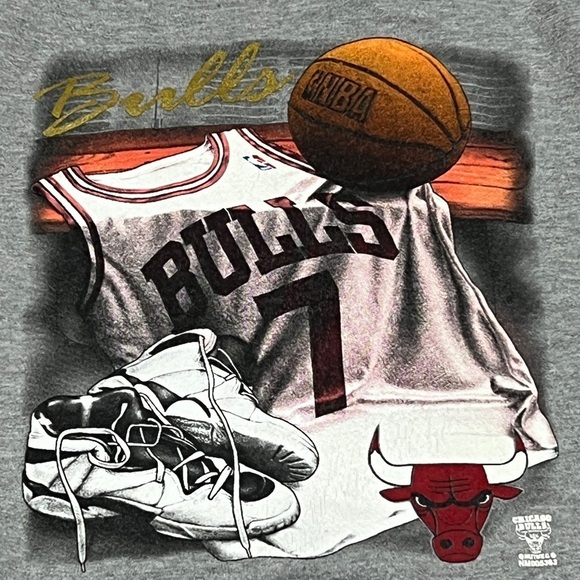 Chicago Bulls Vintage NBA Basketball Crewneck Pullover Sweatshirt Kids Boys - Picture 3 of 5